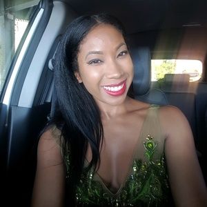 Meet your Posher, Monique